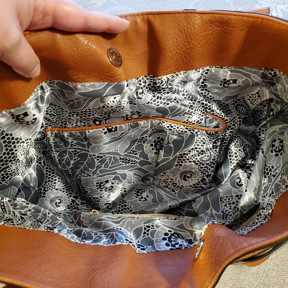 📢 Large Floral Tapestry Top Handle Belted Satchel - Picture 7 of 8